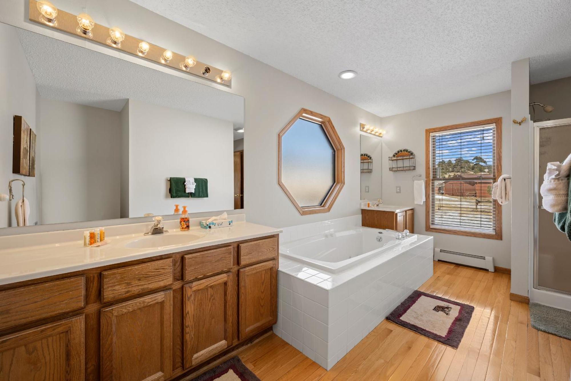 Lily Mountain Lodge - Amazing Mountains Views, Private Hot Tub, Great Location Estes Park Chambre photo